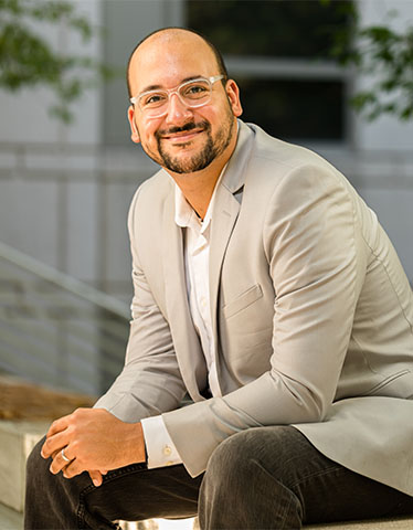 Daytime MBA Class of 2022 Student Rony Cepeda